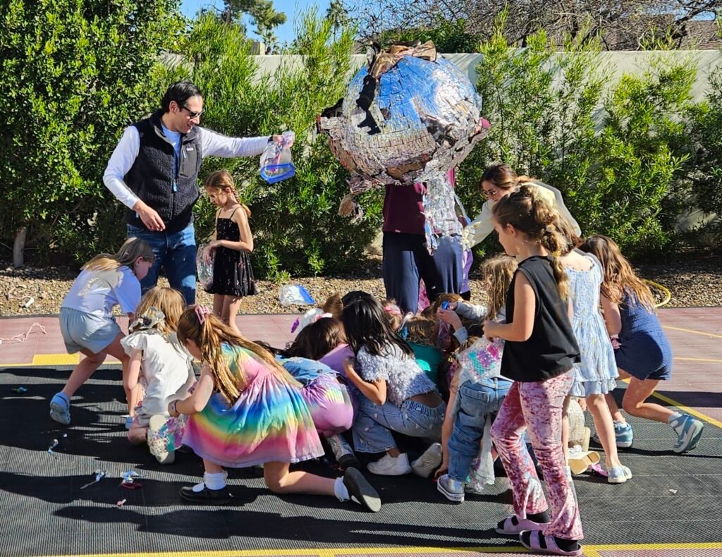 kid's birthday party piñata 2